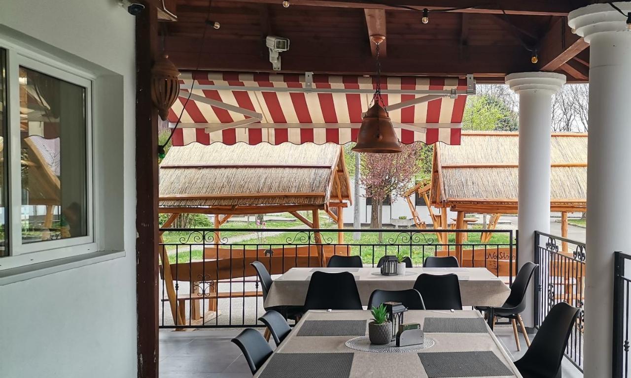 No Stress Panzio-Pizzeria-Sporttabor Bed & Breakfast Harkány Екстериор снимка