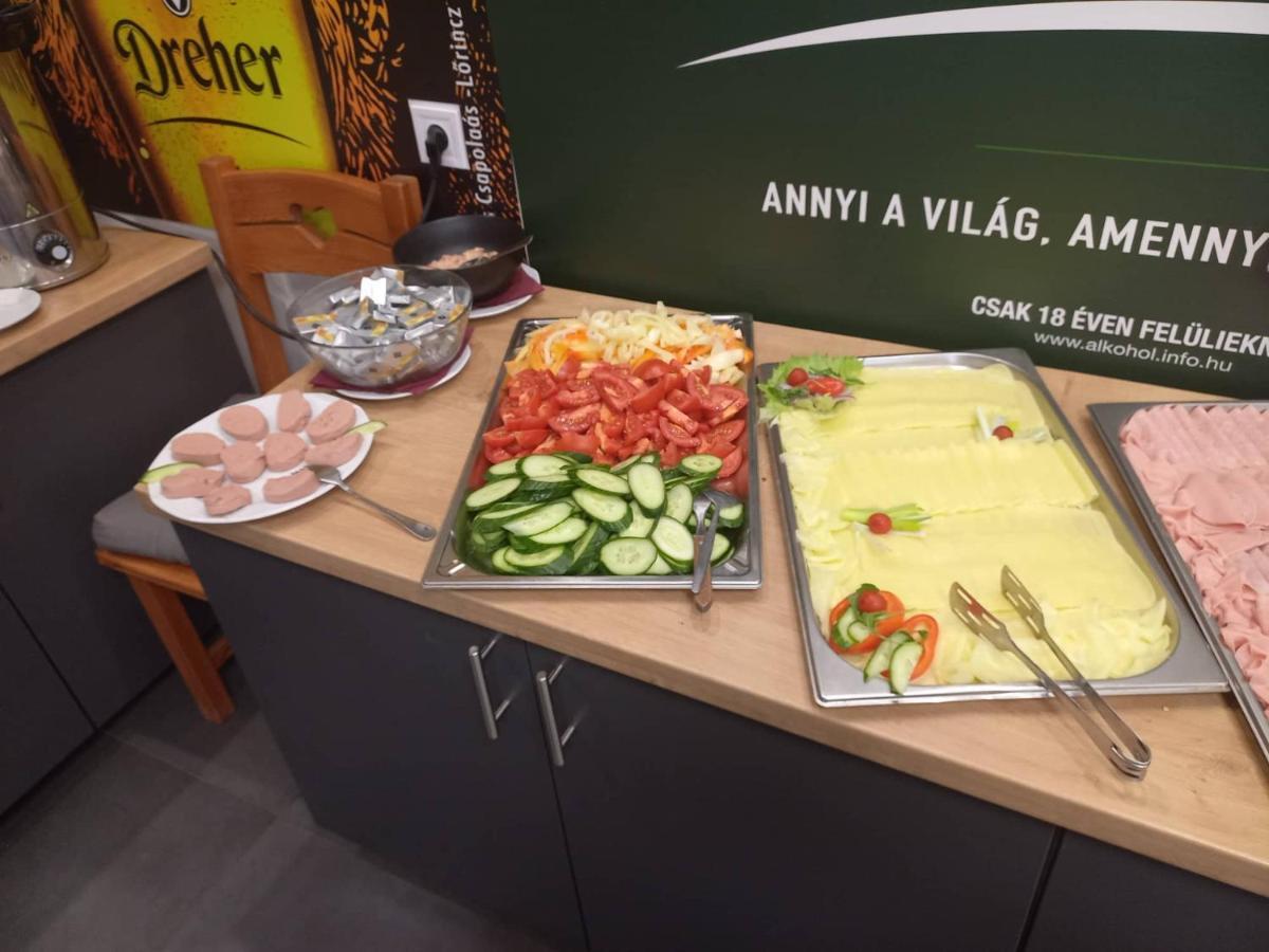 No Stress Panzio-Pizzeria-Sporttabor Bed & Breakfast Harkány Екстериор снимка